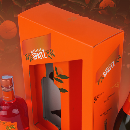 Drikkevareemballage med indlæg Gaveemballage til drikkevarer lavet af bølgepap med et indlæg